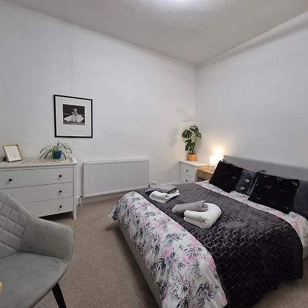 Stylish And Bright Flat In London N8 Turnpike Lane - Piccadilly Line Lejlighed Eksteriør billede